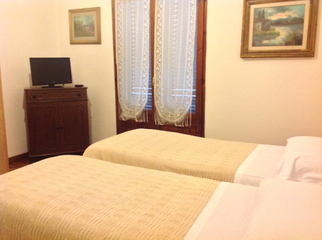 Riva Reno Guesthouse Bolonia Habitación foto